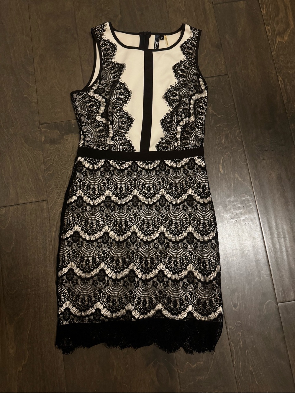 Sleeveless Black and White Lace Sheath Dress